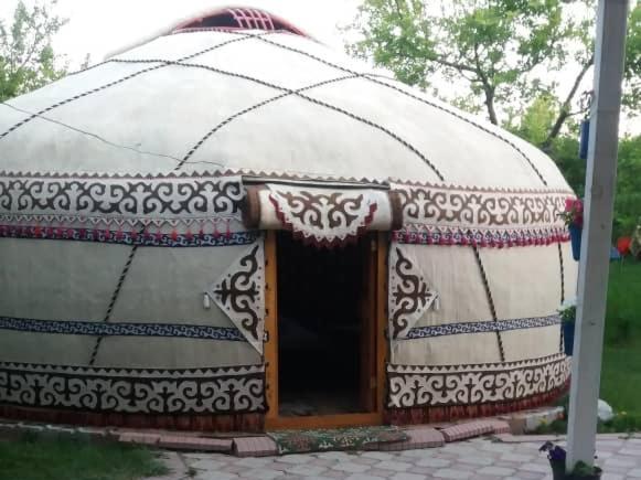 Guesthouse Kishimzhan Talas Buitenkant foto